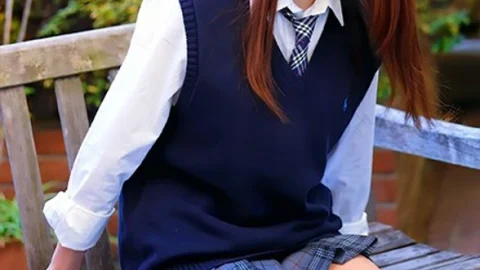 [UNCENSORED-LEAK] DV-1239 [Advantage] Debut sex of beautiful girl Maho-chan. Maho-chan feels good when she inserts her tension for the first time. One leg up standing back that you can insert yourself from missionary posture. Blow a l