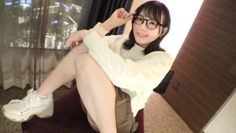 [UNCENSORED-LEAK] SIRO-5709 “Just watching her is so relaxing! A gentle girl, but a crazy woman who masturbates 5 times a week [Sana, 20 years old] Her awkward cowgirl position is actually good! Intense sex with her plump body clinging to you! [First