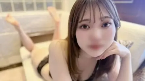 FC2-PPV-4910749 FC2-PPV-4910749 – [A Must-See For Fans] A Miraculous Reunion With A Former No.1 Hostess From A Certain District! Rare Footage Of The Legendary Former Housewife, Whose Stunning Beauty Remains Unchanged, Being Fucked And Cheated On In An Adu